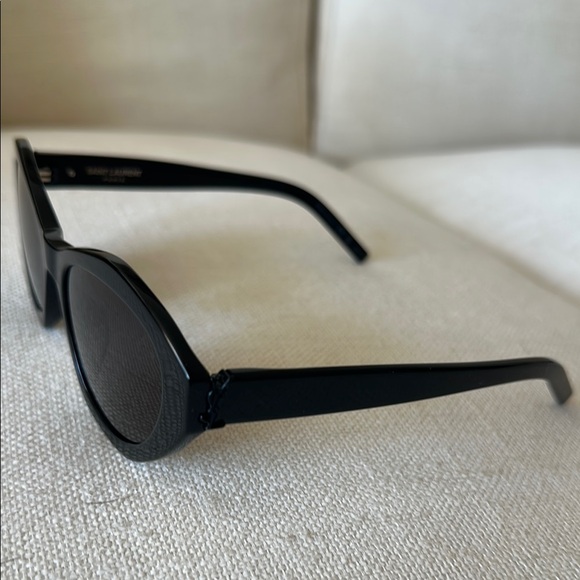 Saint Laurent Black Cat-Eye Sunglasses SL M60 AUTHENTIC - Picture 2 of 7